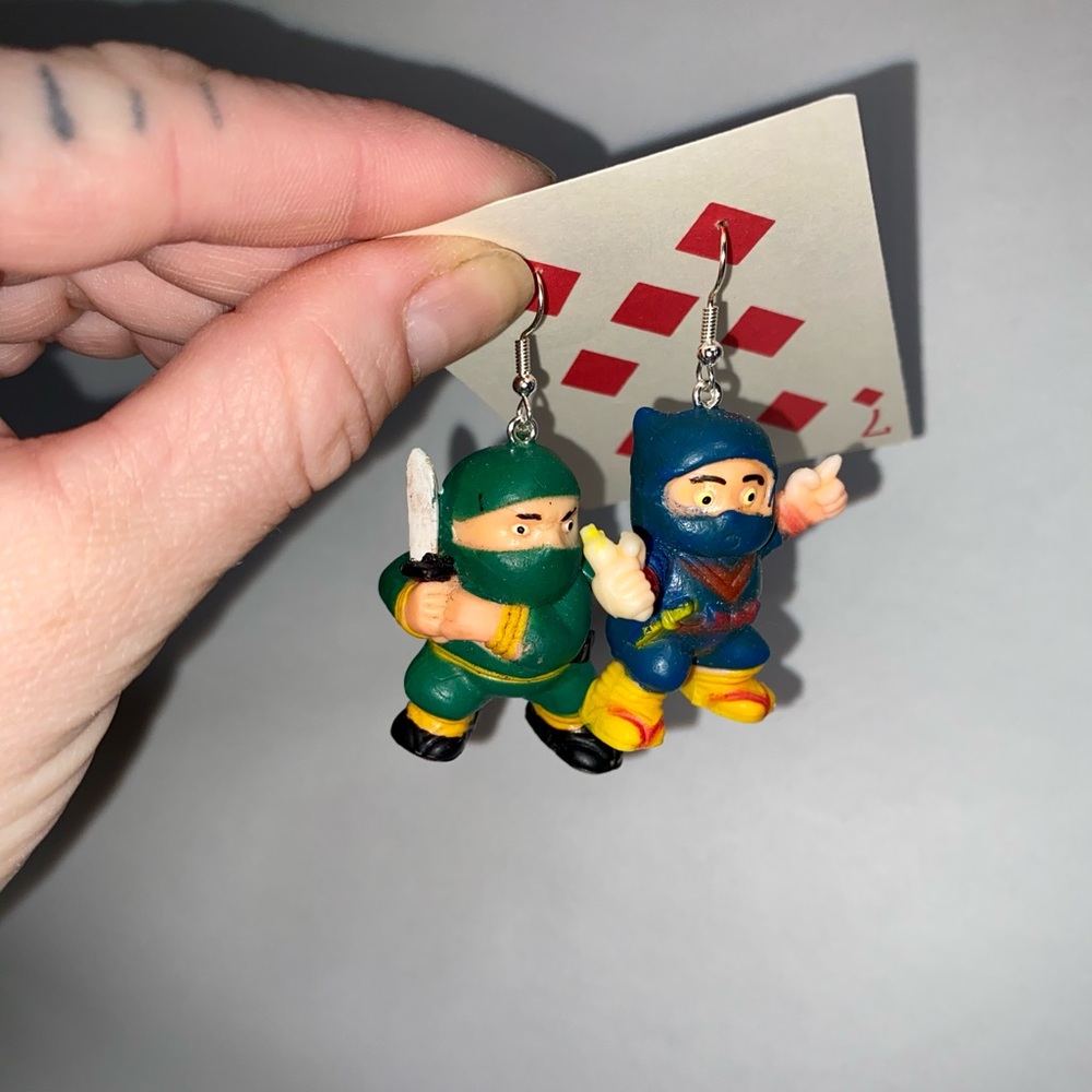 Vintage 80,s toy ninja earrings - Picture 5 of 7